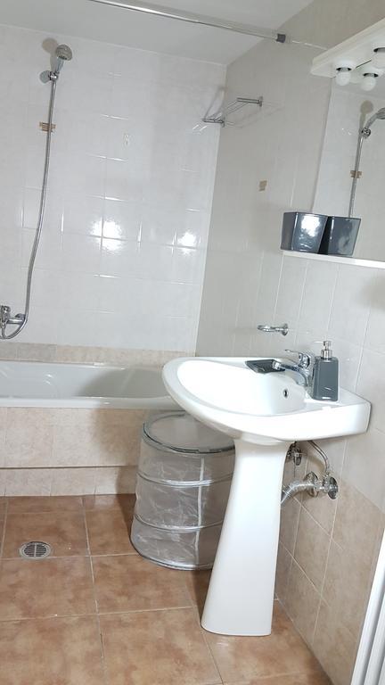 Errathens Wheat Apartment - Athens Center, 3 Bd, 1 Bath Kültér fotó